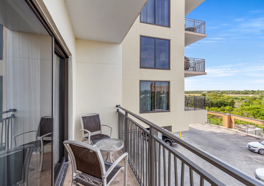 Origin 0425 - Studio King - On the Pool Deck with Quiet Nature View | Photo 1