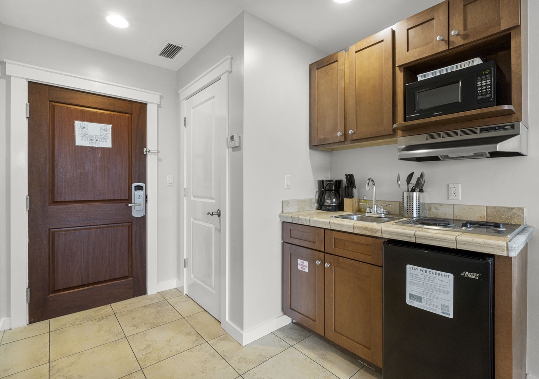 Origin 0513 - Studio King - City View with a Great Value | Photo 2
