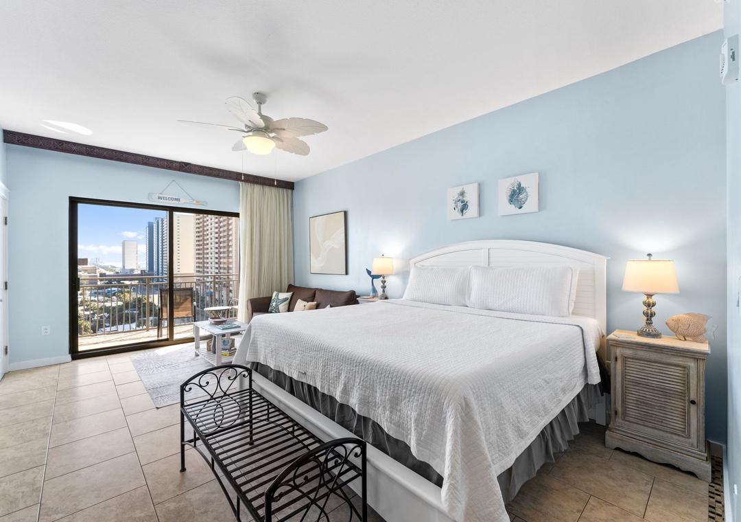 Origin 0933 - Studio King - Sunrise Gulf Views | Photo 1