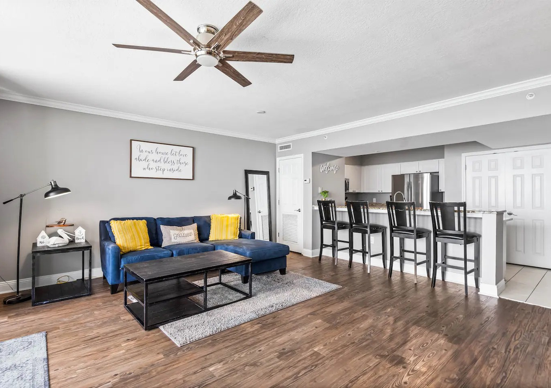 Emerald Beach Resort 1133 - Beachfront on the 'Main Strip'! | Photo 2