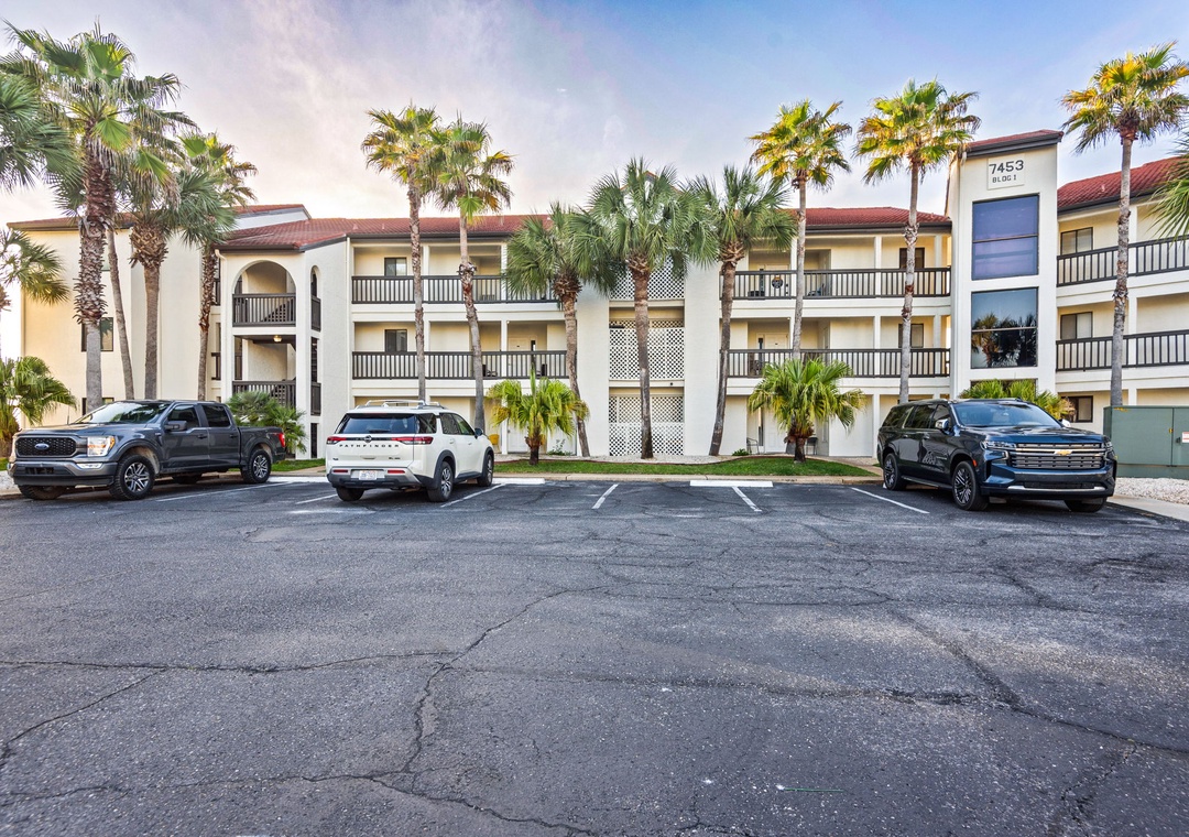 Sunset Harbor Palms exterior