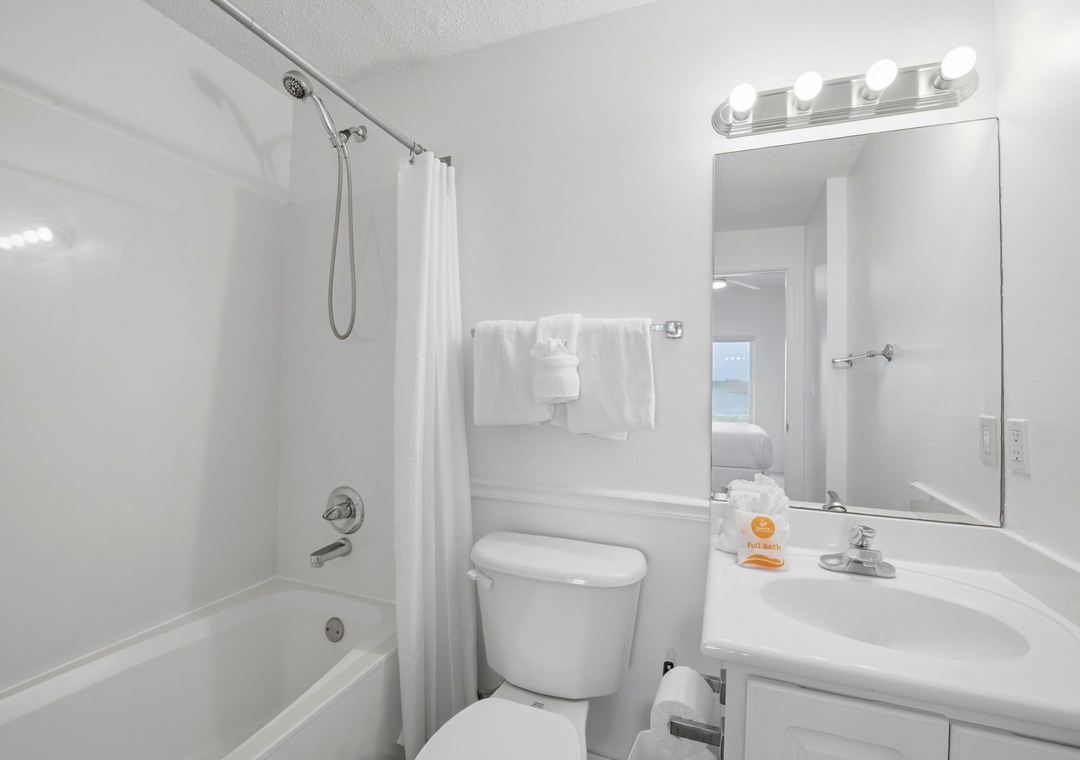 Guest bathroom 1 with shower/tub combo