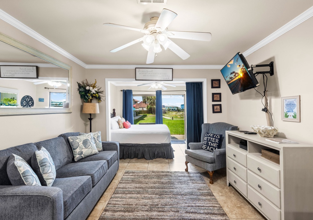 Sunset Harbor Palms 2-102