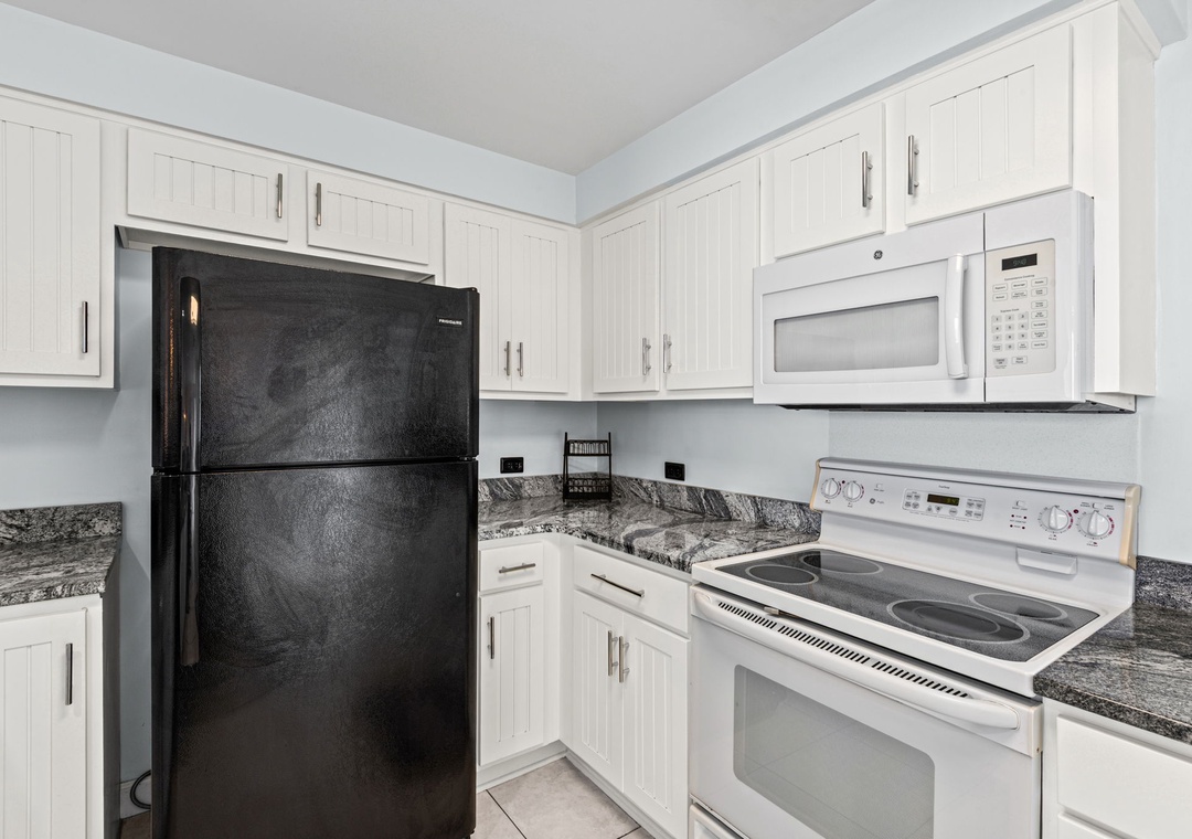 Full kitchen