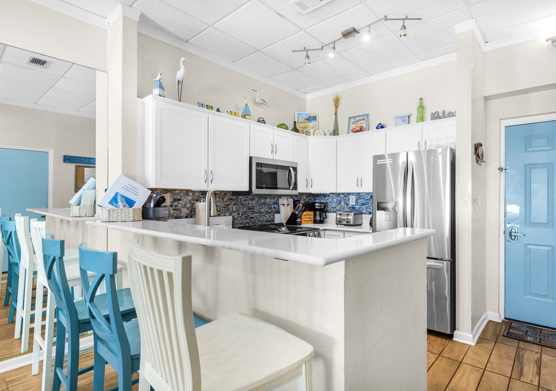 Eat-in kitchen bar seating