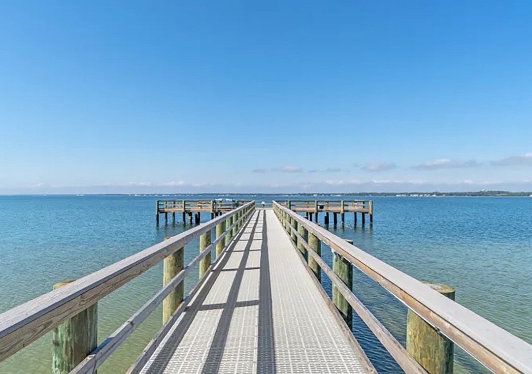 Private pier to the complex