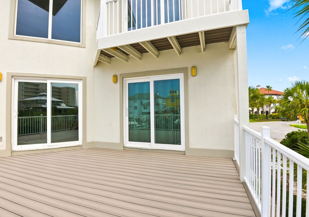 Spacious deck area