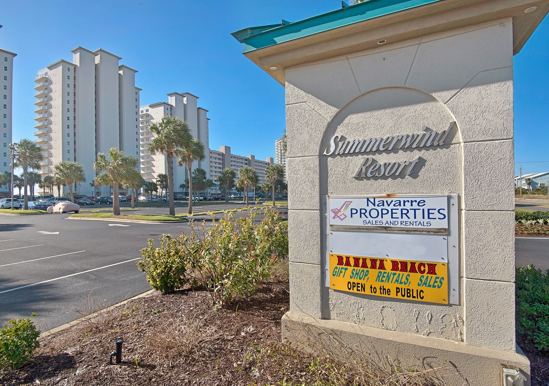 Summerwind Resort sign