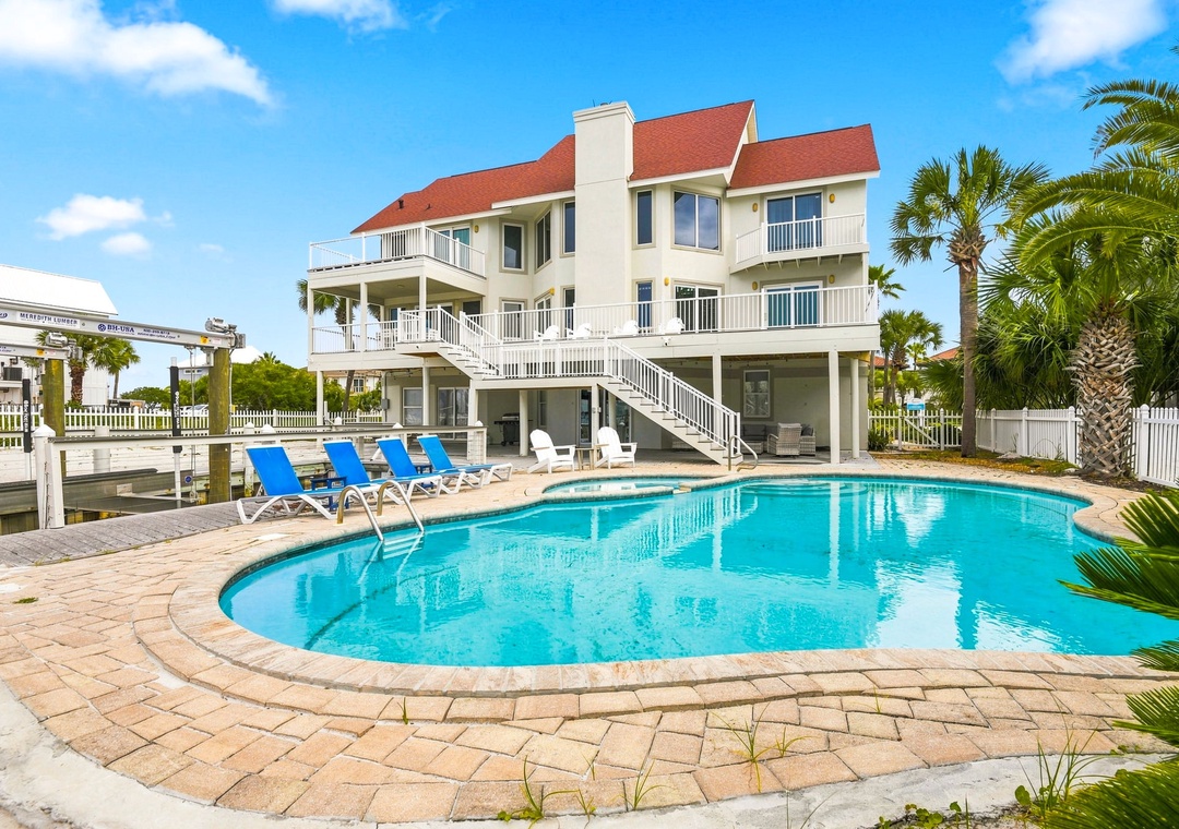 No Bad Days private pool