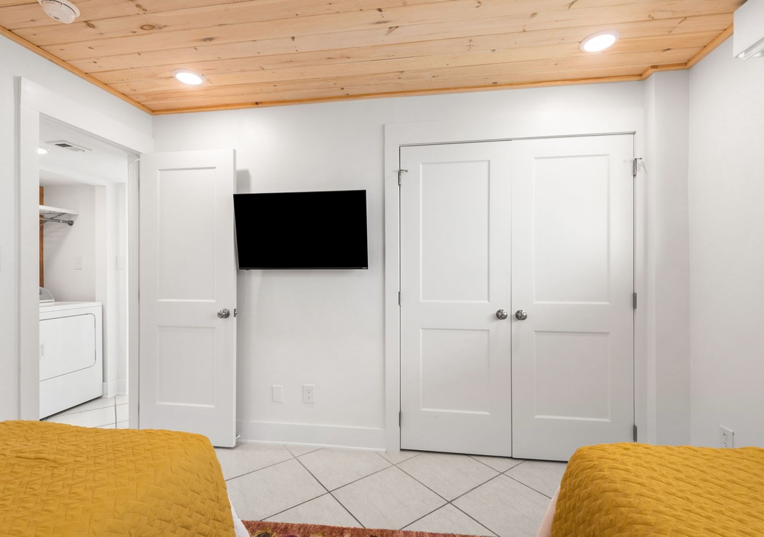 Guest bedroom