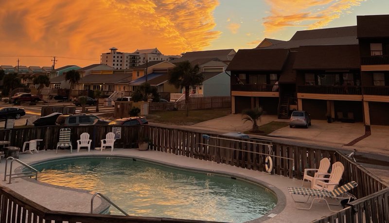 Complex Amenities - Sunset