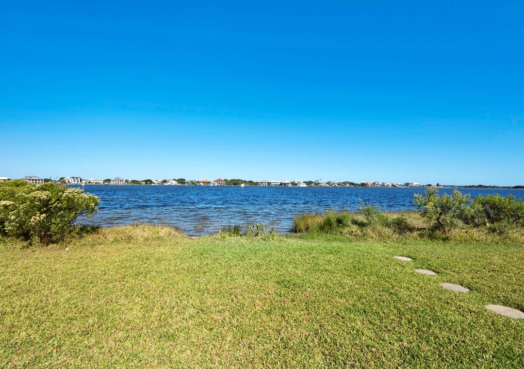 Close proximity to the Bay