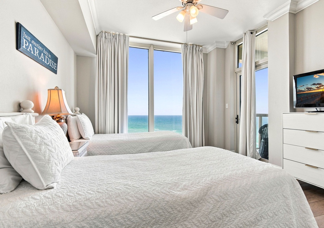 Two twin beds in the guest bedroom