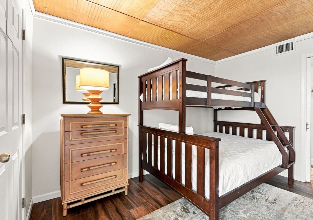 Guest bedroom with twin-over-full-bunk bed