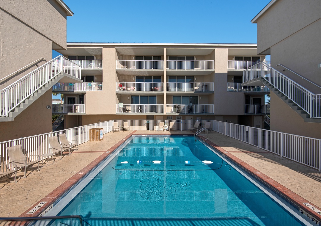 Starboard Village outdoor pool