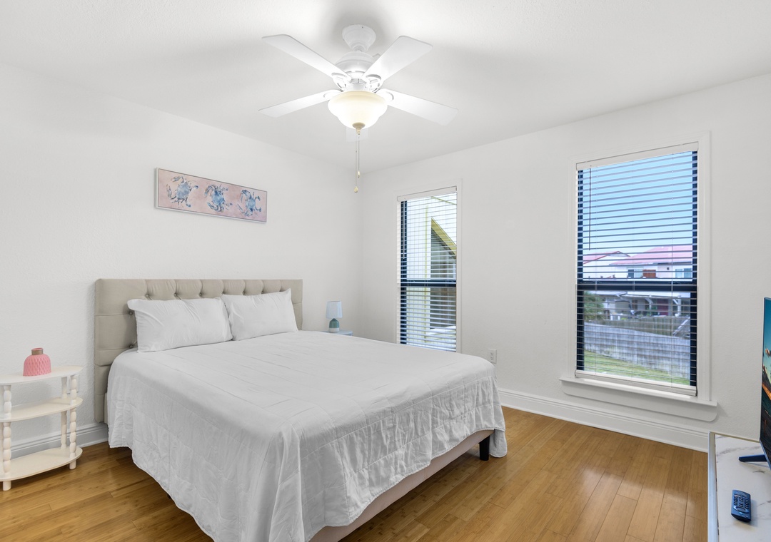 Main floor guest bedroom 1