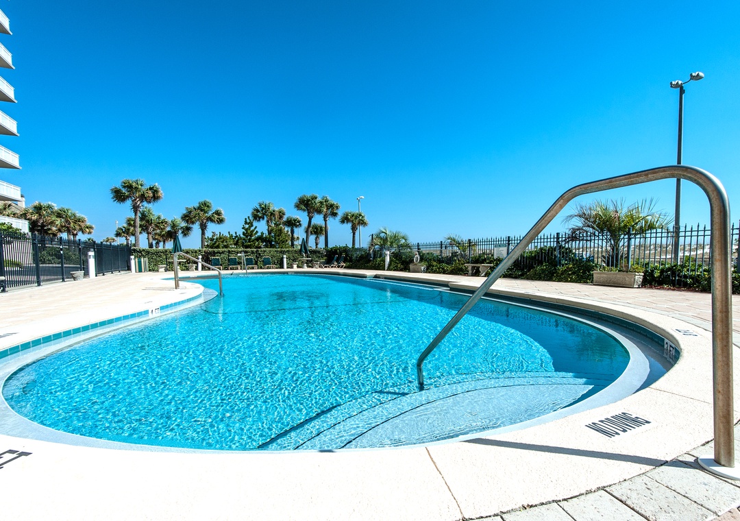 Santa Rosa Towers pool