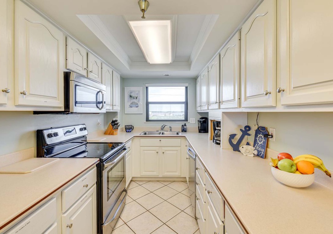 Full kitchen