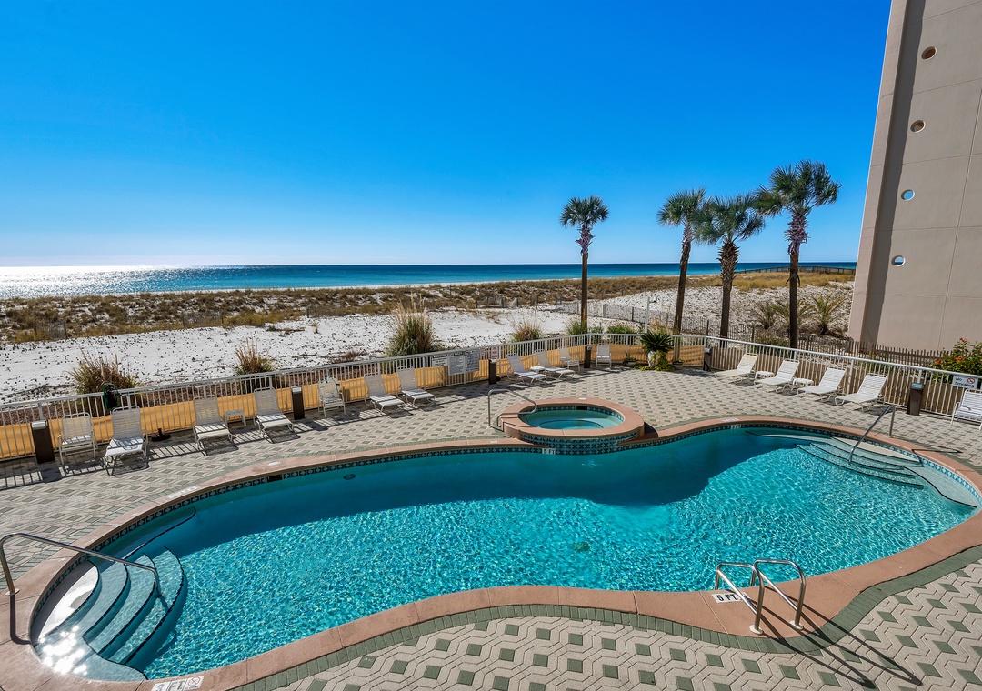 Summerwind outdoor pool and hot tub