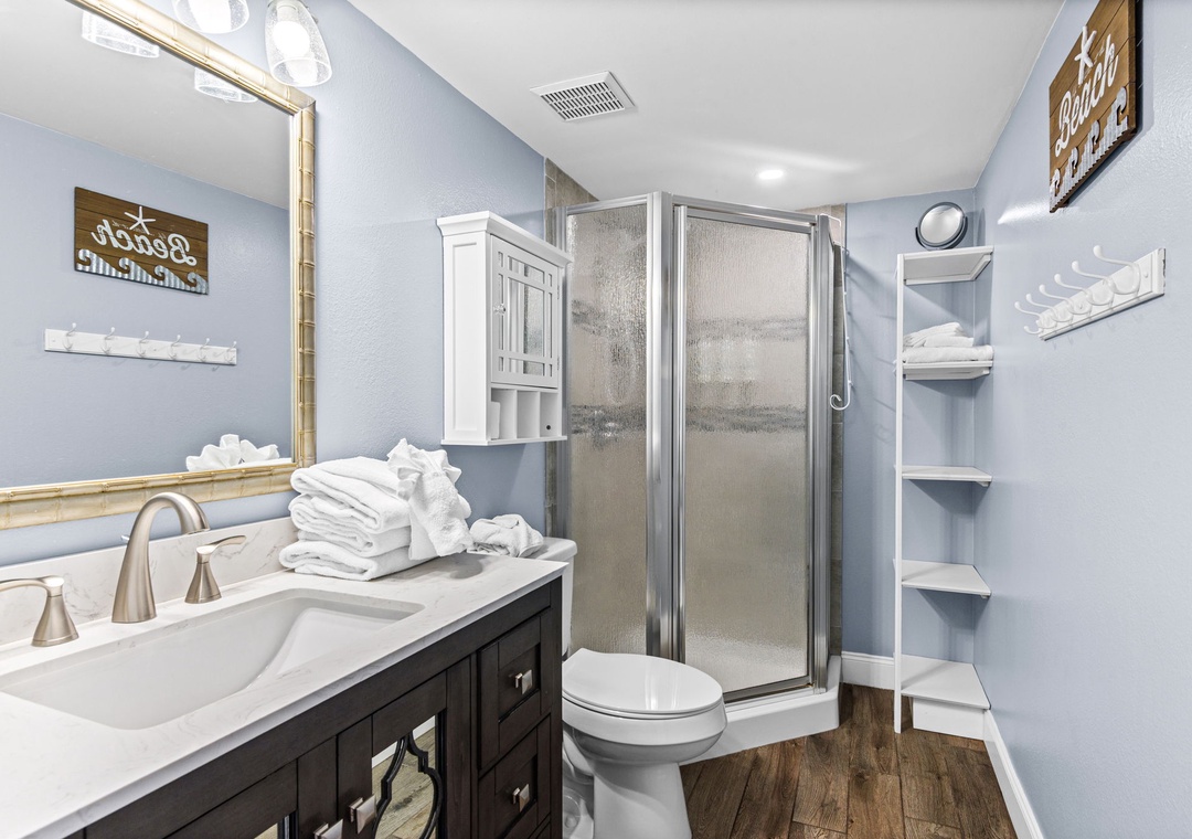 Second floor full bathroom