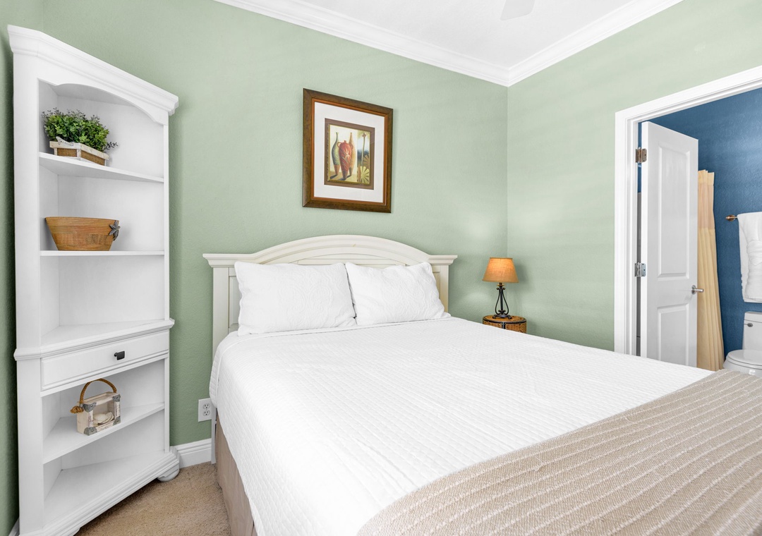 Queen guest bedroom