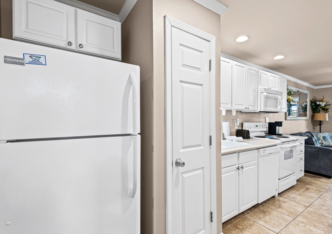 Full kitchen