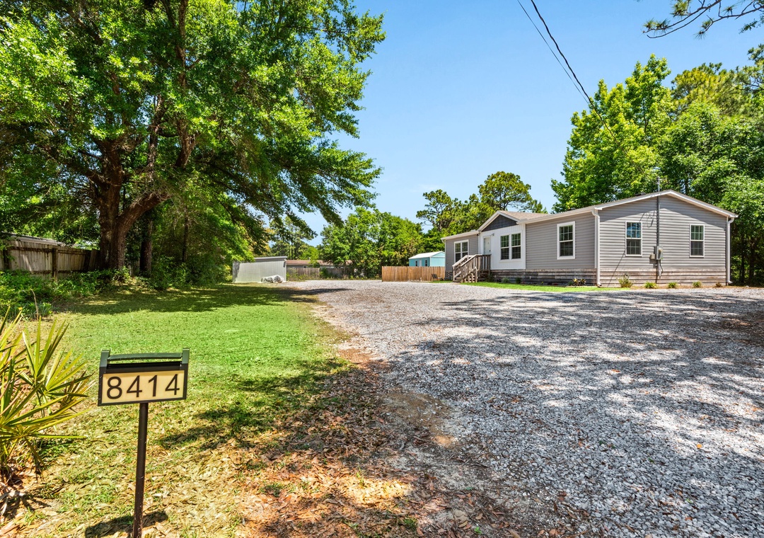 Beachin' Fun - plenty of driveway parking