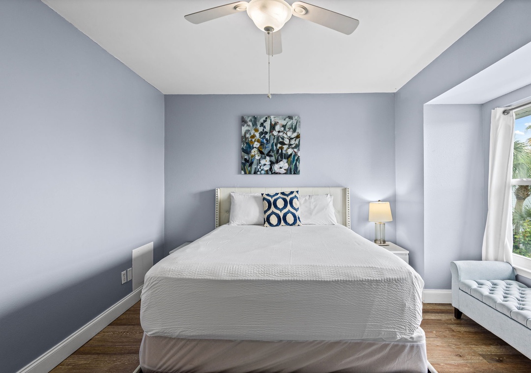 Queen guest bedroom