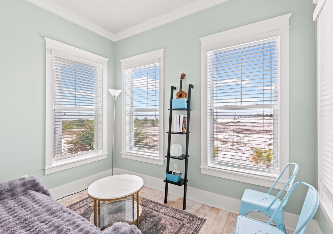 Main floor bonus room