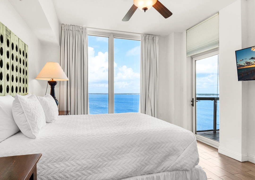 Guest bedroom with balcony access