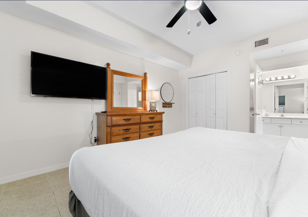 King guest bedroom 1