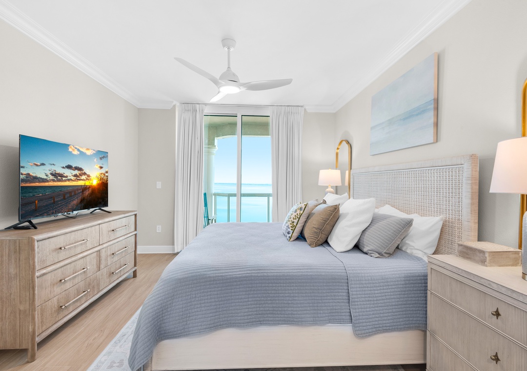 Primary suite with balcony access