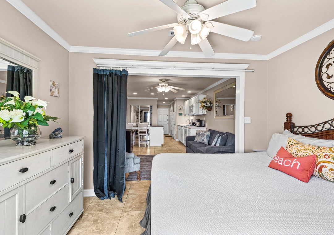 King bed sleeping space