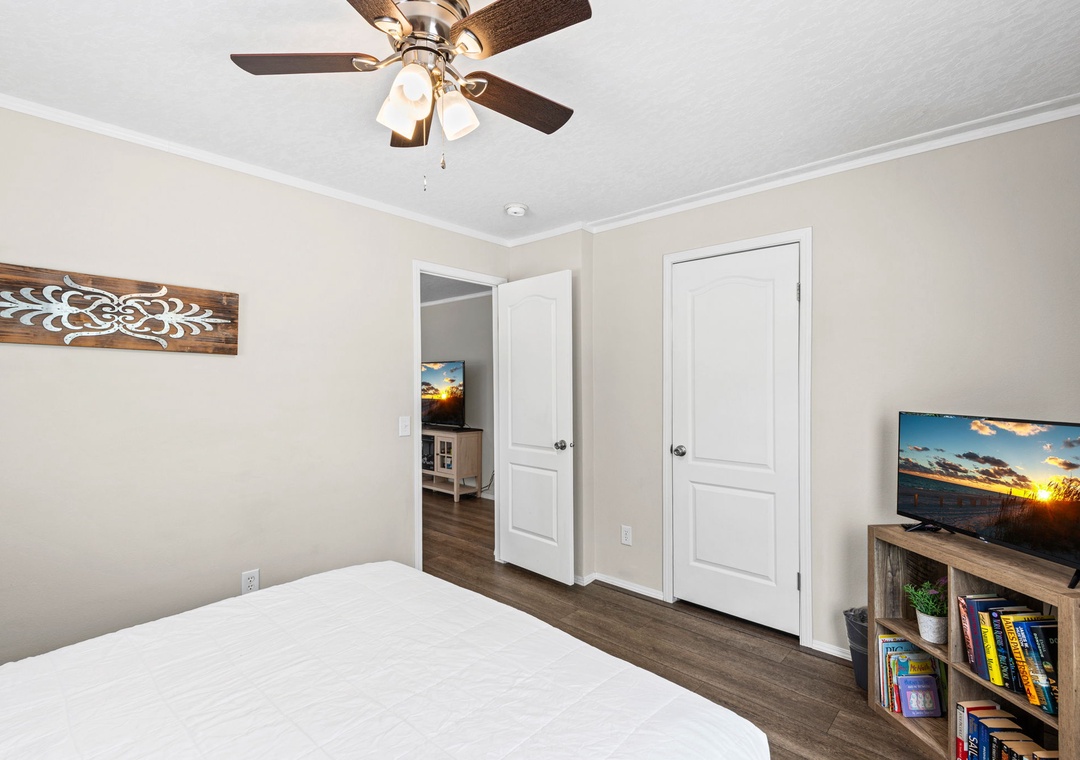 Queen guest bedroom 1
