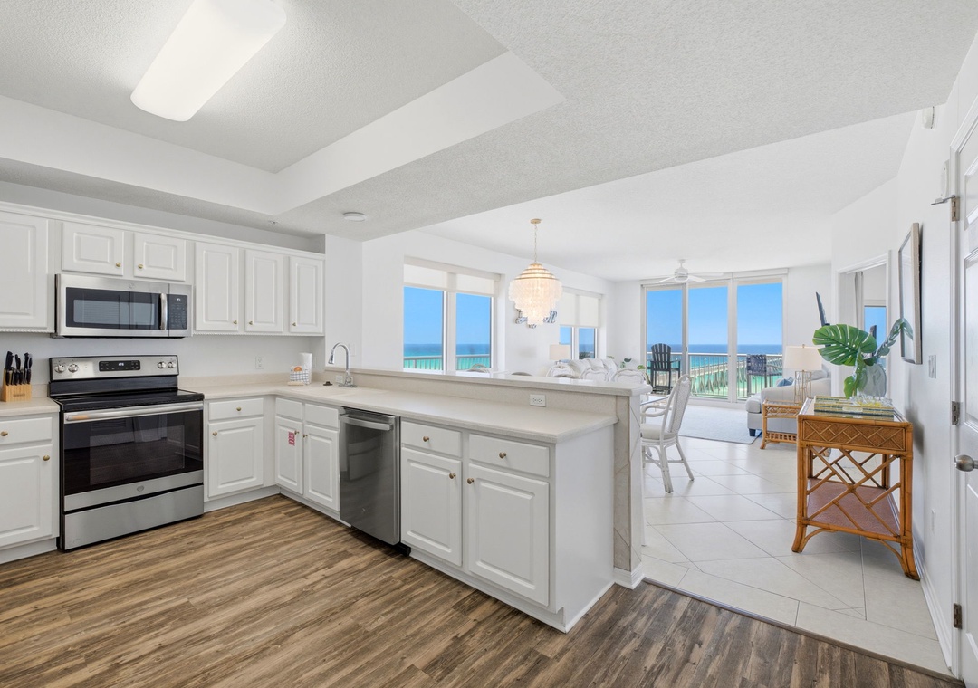 Full kitchen
