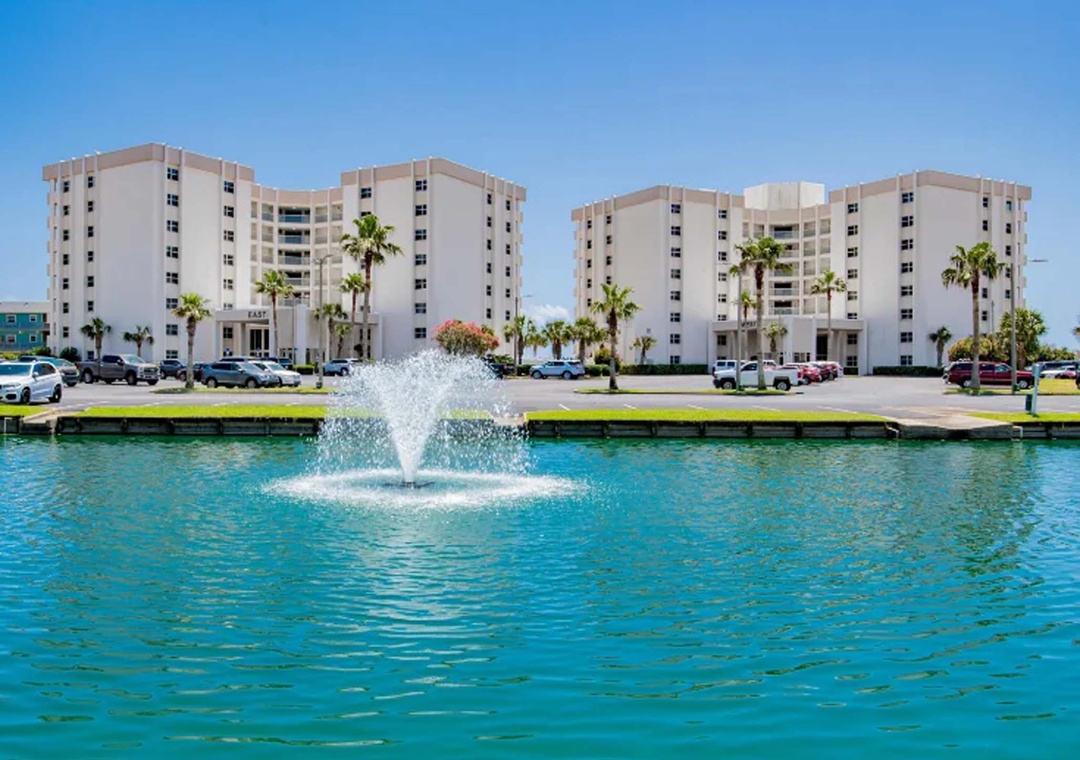 Fountain at Regency Towers