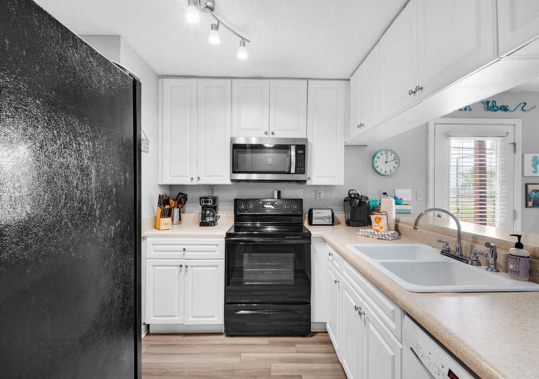 Full kitchen