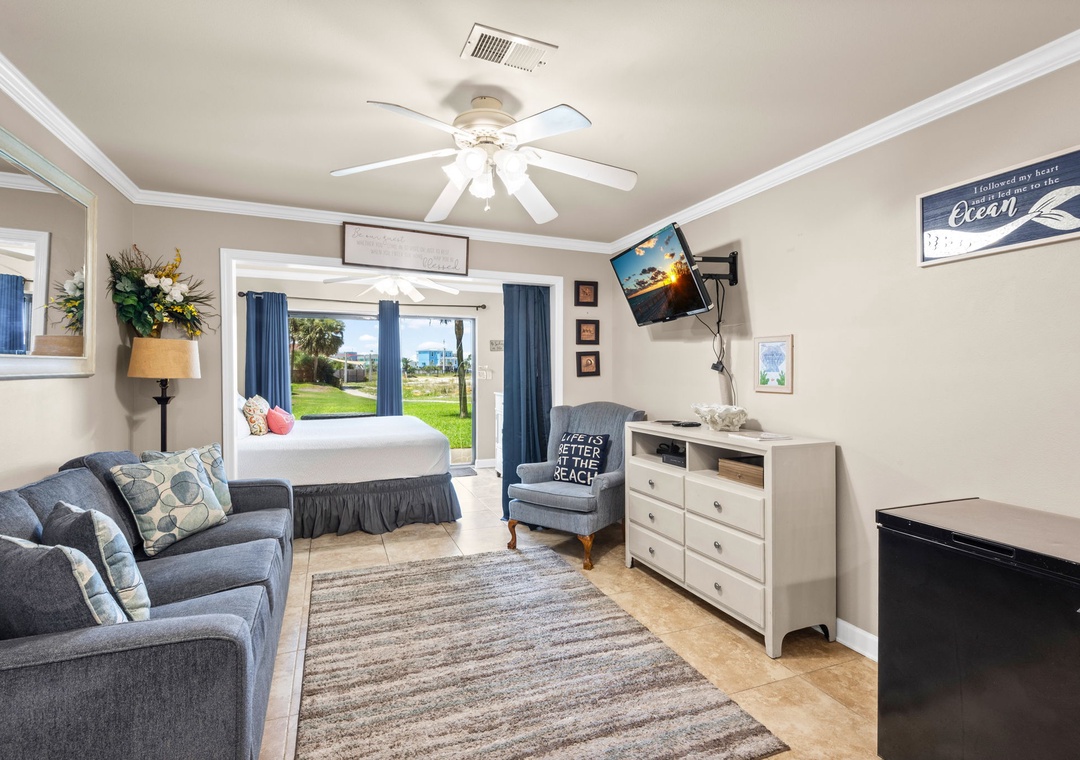 Living and sleeping space