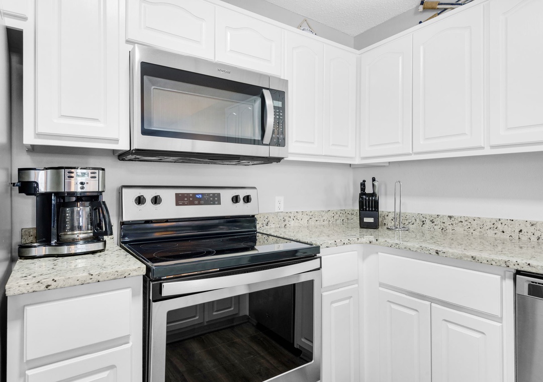 Full kitchen
