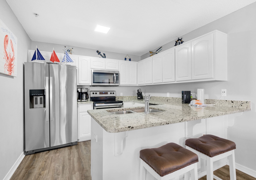 Eat-in kitchen bar seating