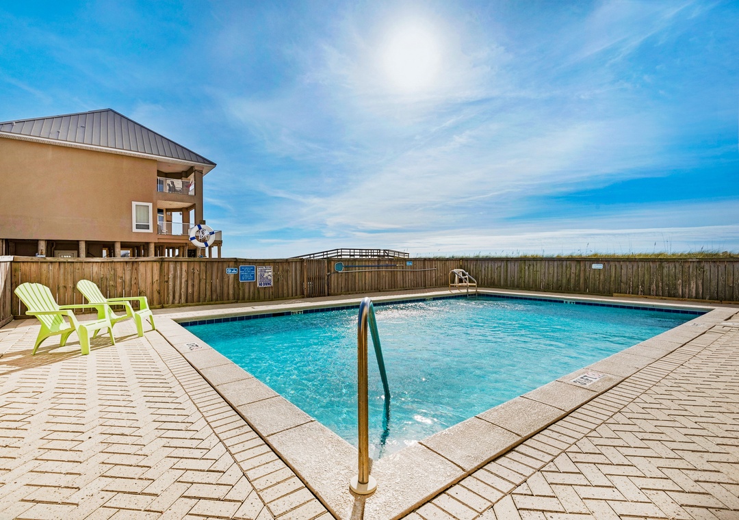 Sundunes community pool