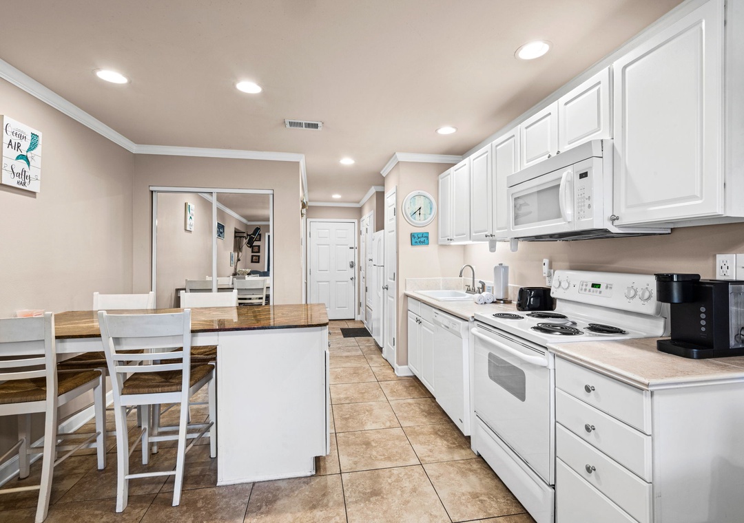 Full kitchen