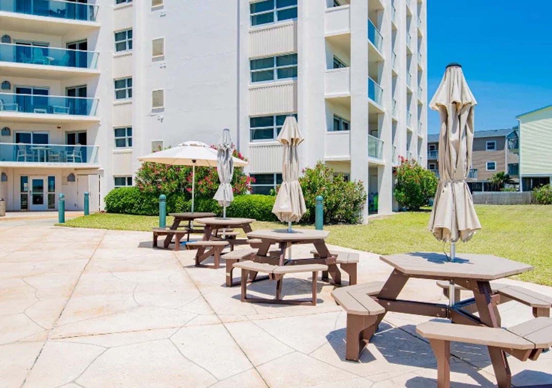 Regency Towers picnic tables