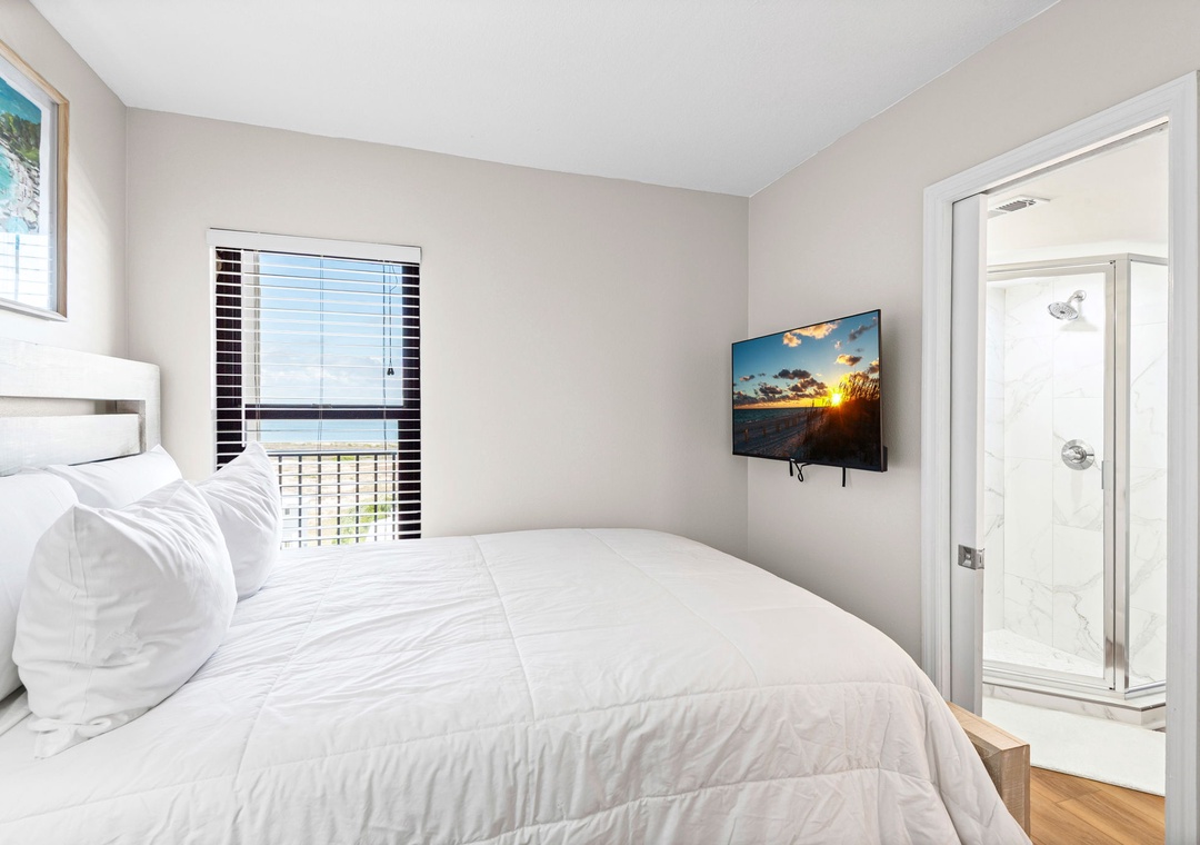 Queen guest bedroom