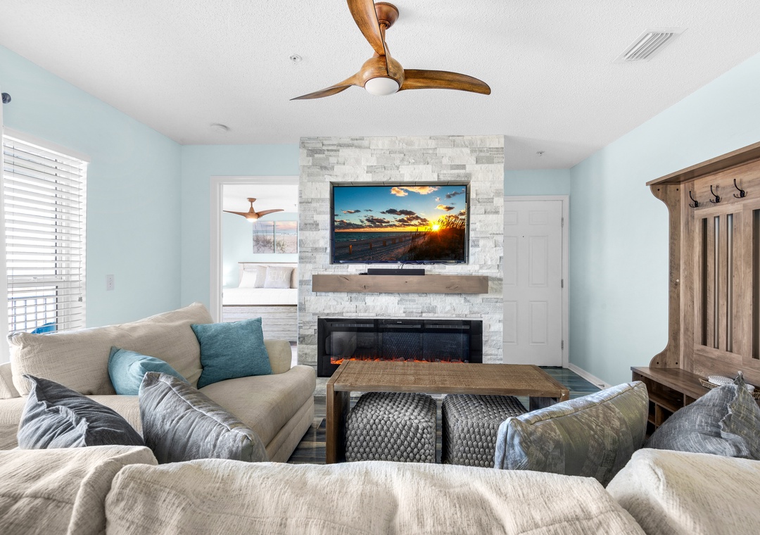 Gulf Island 421 living room