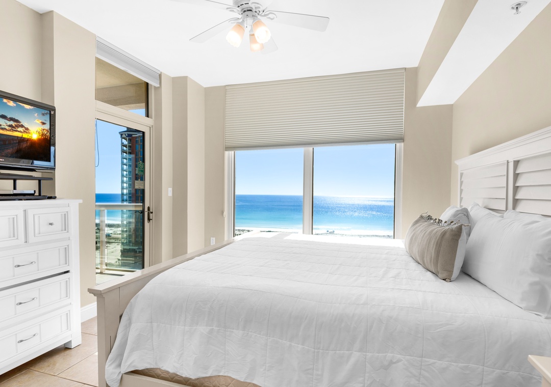 King guest bedroom with Gulf views
