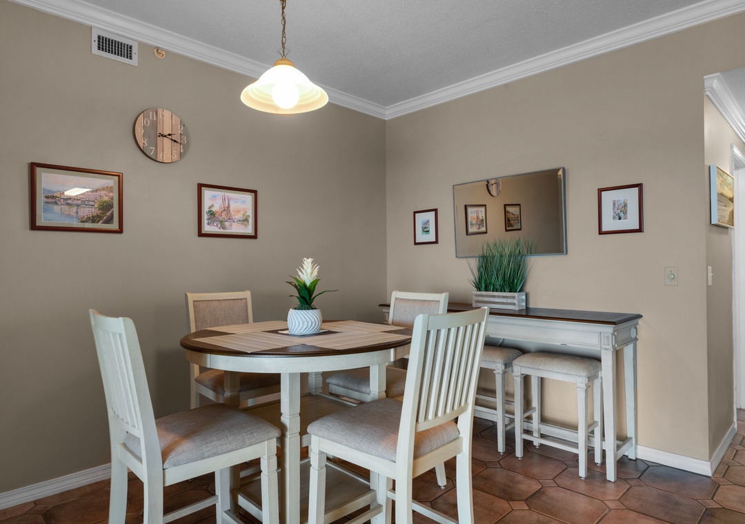 Dining table seats 4