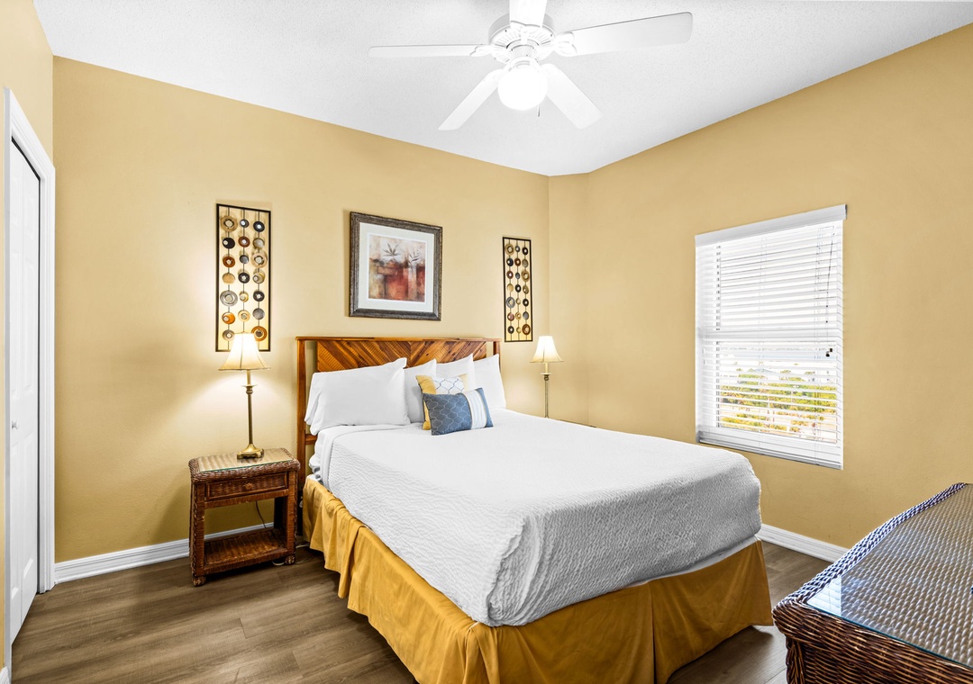 Guest bedroom 1 with queen bed