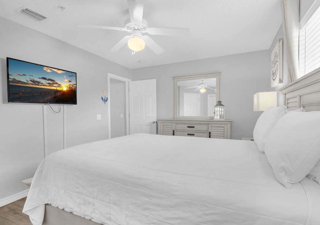 Queen bedroom