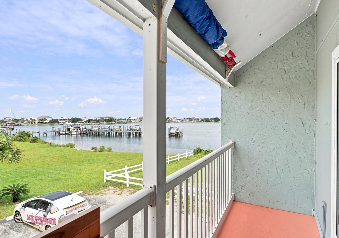 Private balcony with Sound views